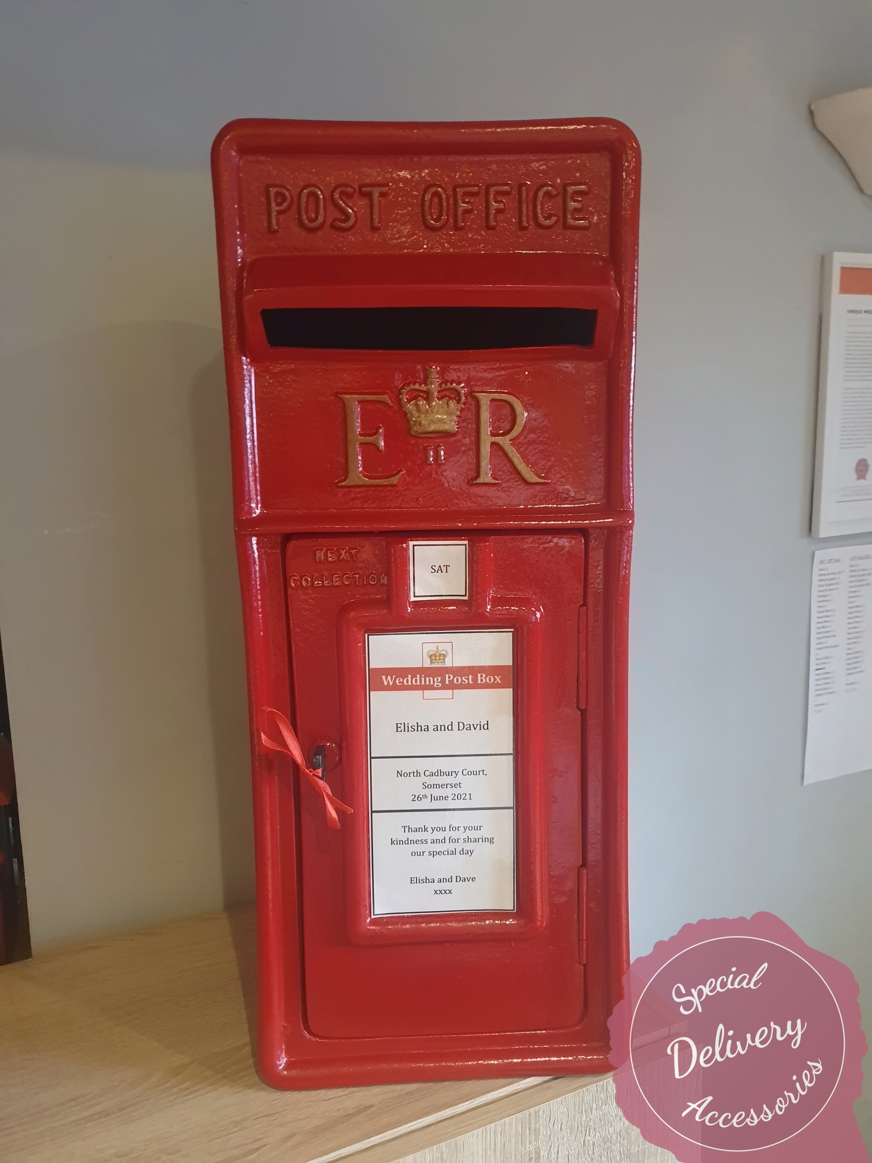 FOR HIRE ROYAL MAIL POST BOX WEDDINGS BIRTHDAYS COLLECTION FROM SLOUGH BERKSHIRE 